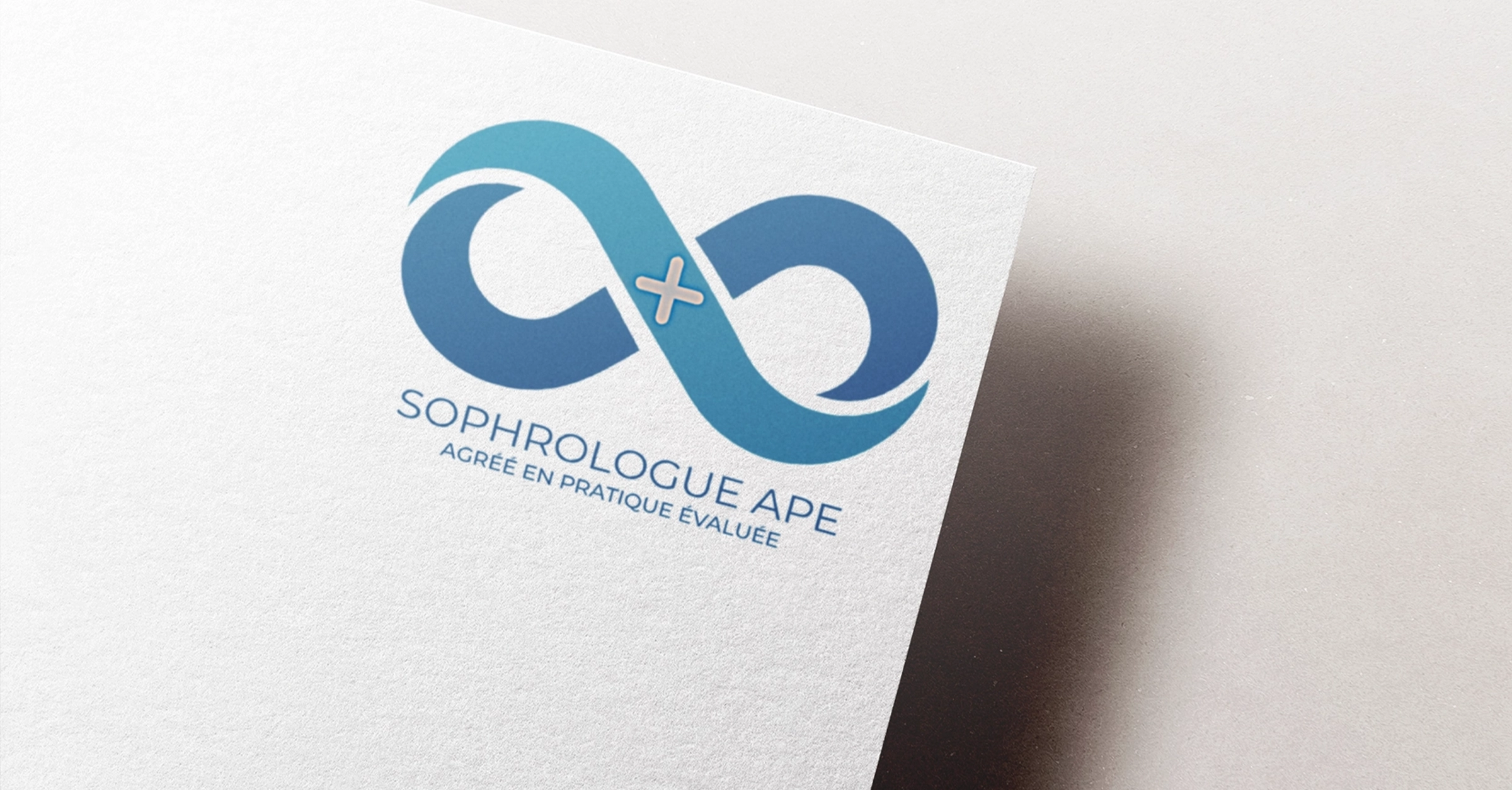 MOCKUP etiquette logo ape hospitalidée BASE FOND TRANSPARENT